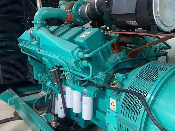 浮梁更换100kW柴油发电机组机油时，需要注意哪些事项？